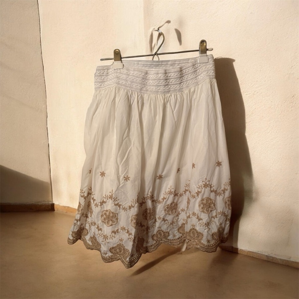 Metro Wear White and tan  Floral A-Line Skirt with a separate lining.